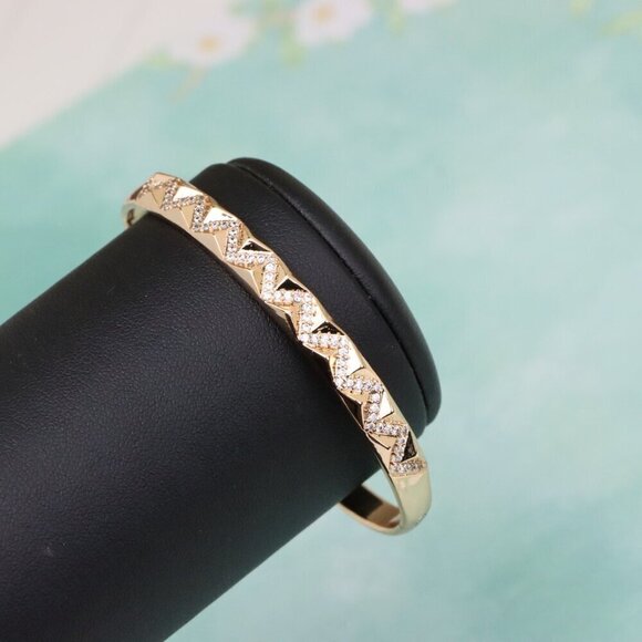 Chic Rose Gold Zigzag Bangle with Crystal Accents, XPBL0569 - Picture 6 of 12